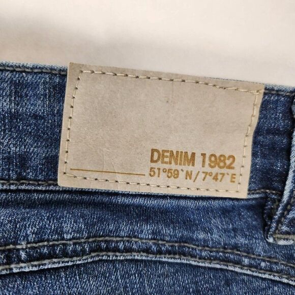 Denim 1982 Medium Wash Stretch Distressed Patchwork High Rise Skinny Jeans sz 11 - Picture 6 of 6